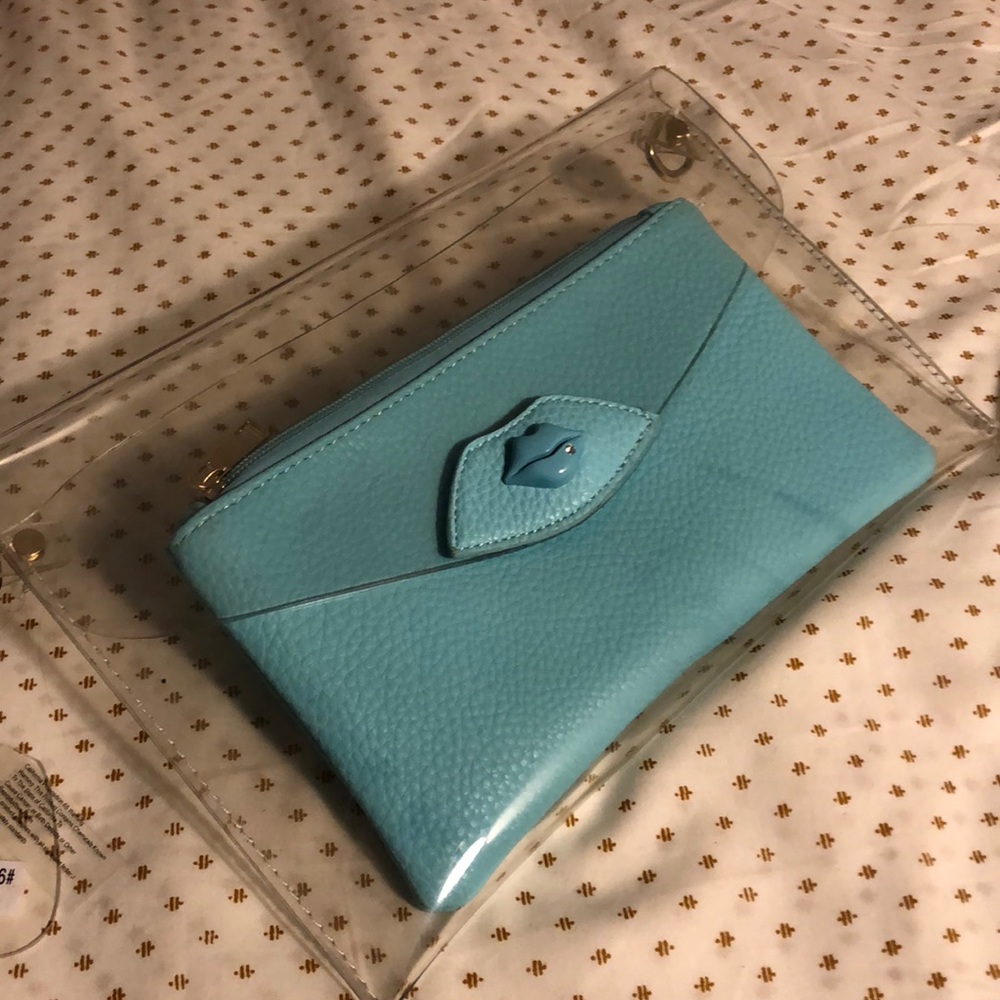 🎀👛Clutch👛🎀 - Picture 2 of 5
